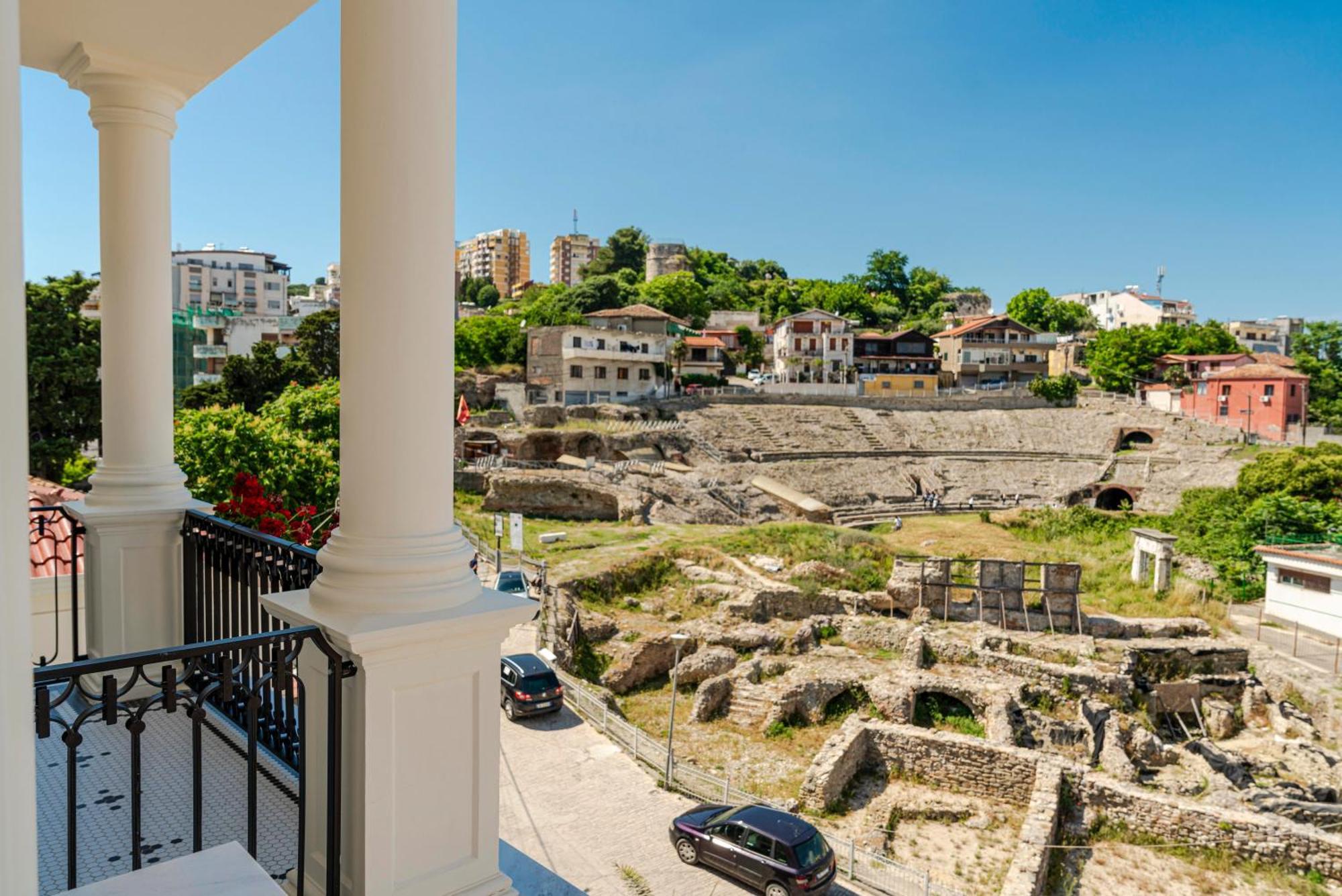 Art Gallery Boutique Hotel Durres Exterior photo